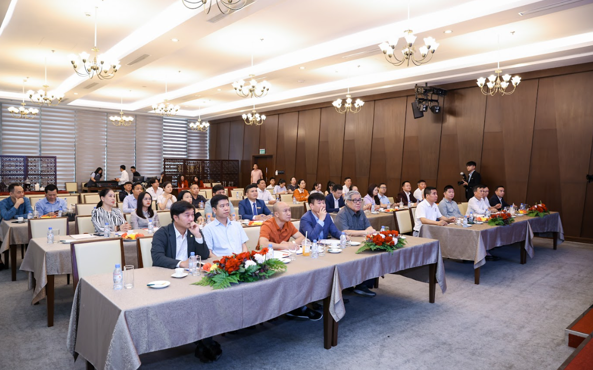 Mạng Lưới Vững Mạnh: Kết Nối Doanh Nhân Vũ - Võ Trong Kỷ Nguyên Số